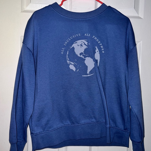 Crew neck - Picture 1 of 2